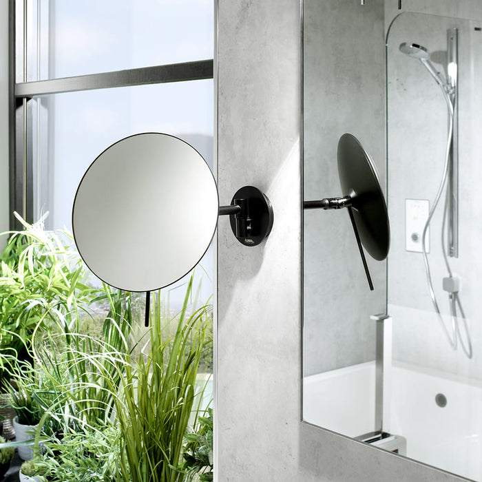 COSMO MINIMALIST Wandspiegel am Schwenkarm in Schwarz, 3-fach Vergrößerung, Rahmenlose Spiegelfläche, Keine sichtbaren Schrauben, Moderne schwarz-matte Pulverbeschichtung