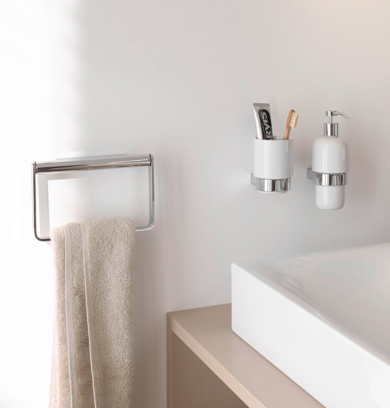 ALISEO Architecto Bad-Accessoires. Modernes Design und klare Formen. Chromoberfläche.