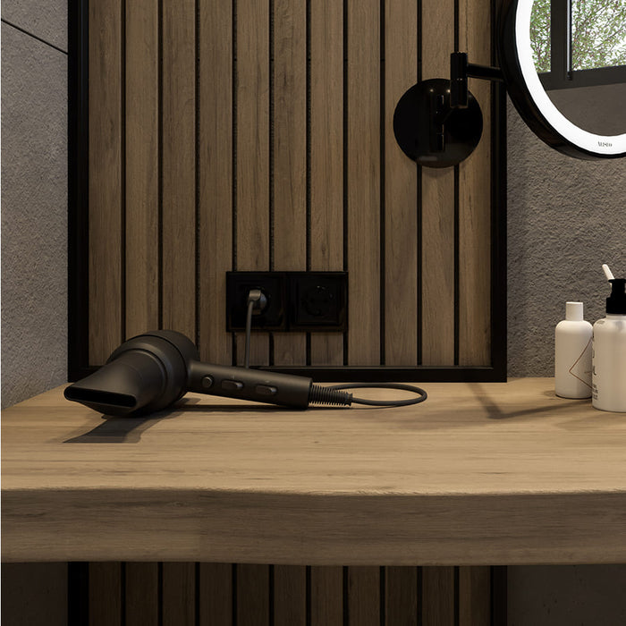 Dunkelgrau-metallic CHROMOSOME 1800 Haartrockner mit leistungsstarkem Motor und präzisem Styling. Elegantes, modernes Design.