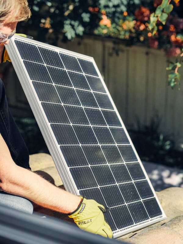 Mit energetischen Sanierungen in Form von Photovoltaik arbeitet ALISEO kontinuierlich an der Nachhaltigkeit der Gebäude.